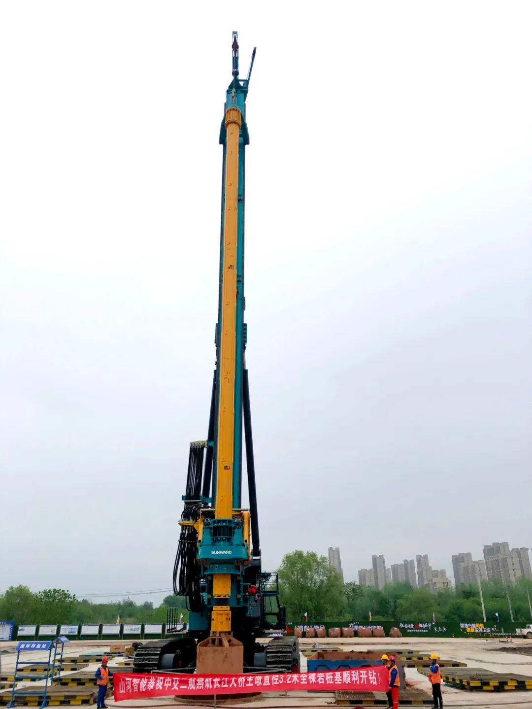 再啃“硬骨头”！yp街机智能“超等桩备”助建燕矶长江大桥