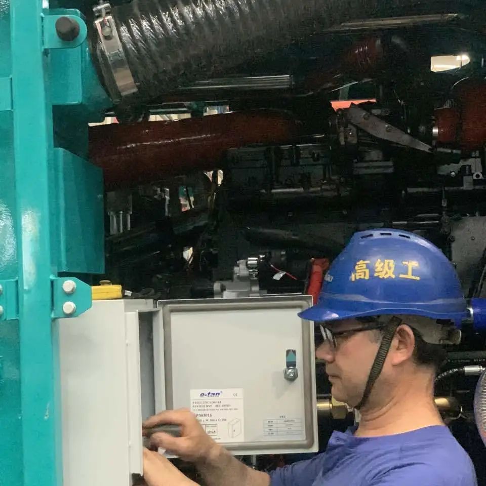 将斗争举行究竟！致敬yp街机劳动者