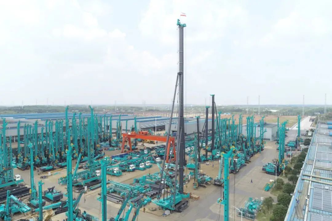 再获首单！yp街机智能成为湖南自贸试验区首单“融资租赁+工程机械装备出口”试点营业落地单位