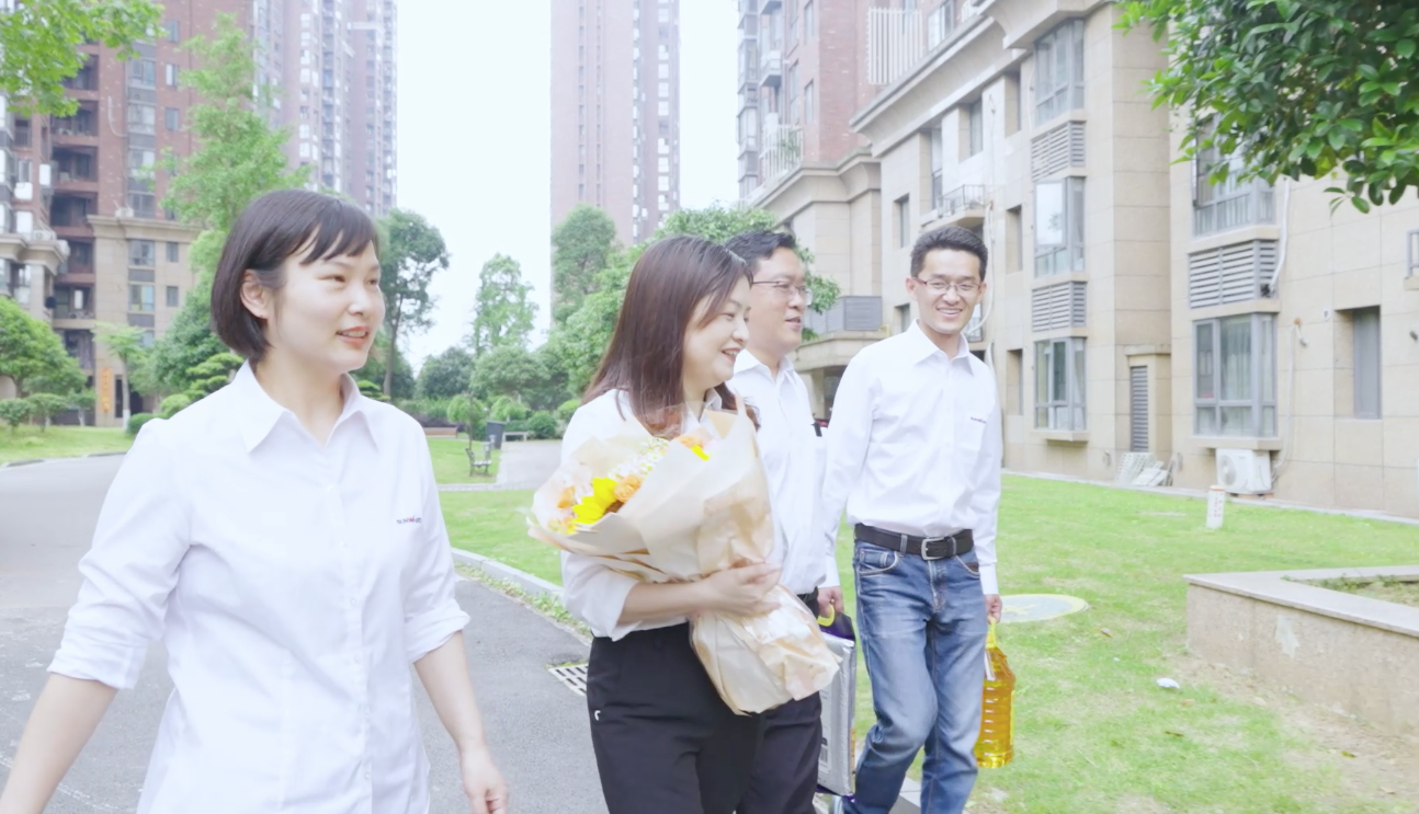 在母亲节，，，，，，向你们死后的妈妈送去“yp街机家园”的温暖