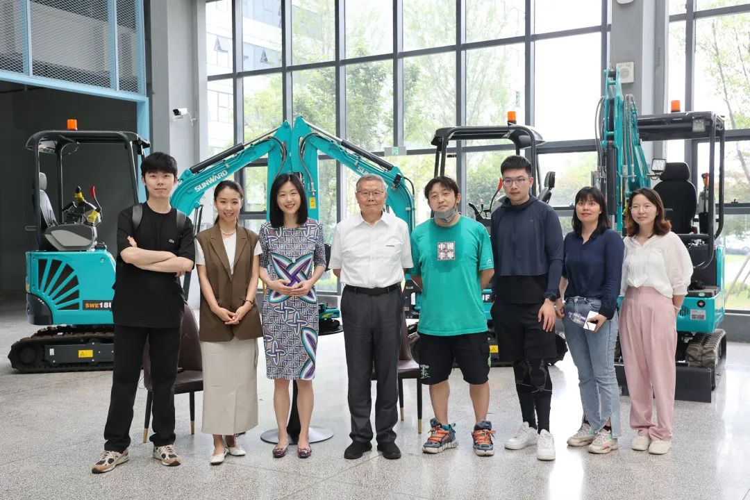 CGTN探厂！专访yp街机智能董事长、首席专家何清华花絮来了