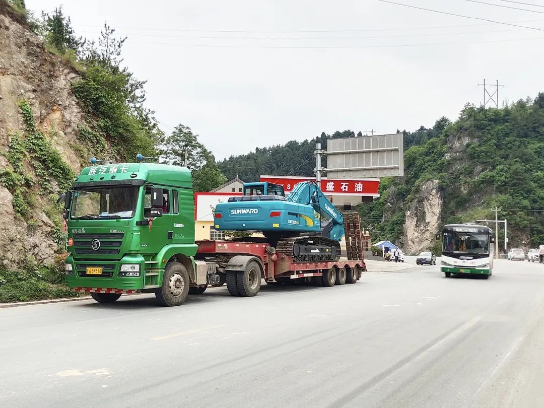 三员yp街机挖机“悍将”收服“铁粉”一枚，，，凭什么？？？？