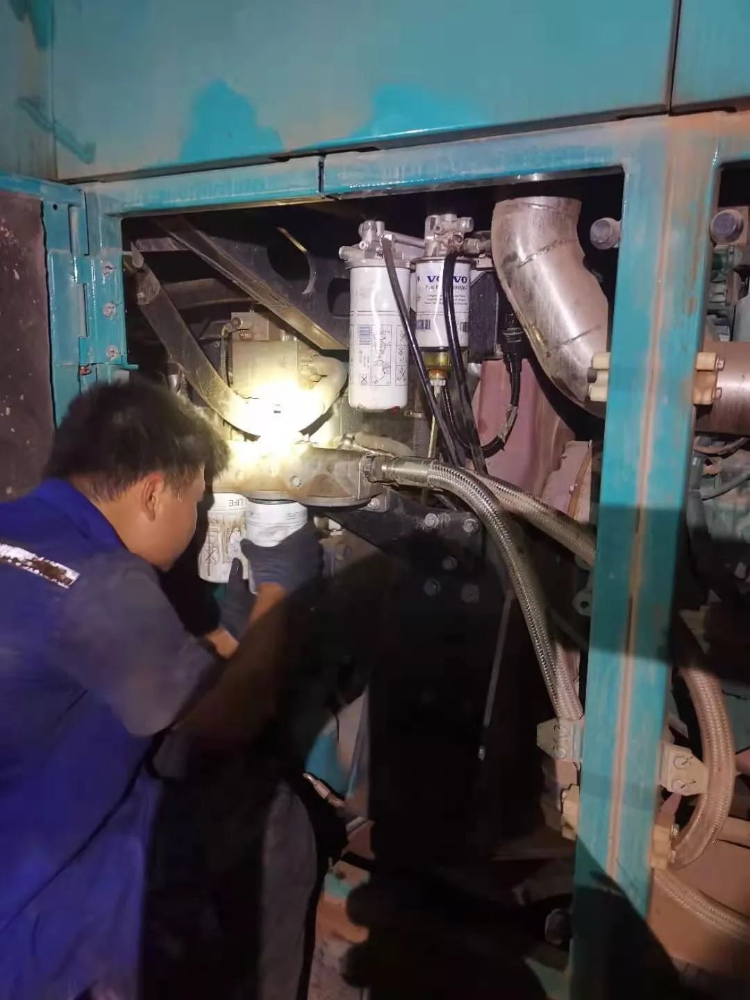 “创立施工事业！”他们和yp街机智能“超等桩备”一起助建燕矶长江大桥