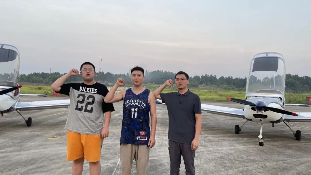 冲上云霄！湖南yp街机通航学员乐成单飞