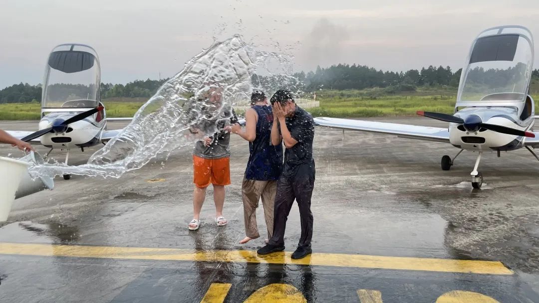 冲上云霄！湖南yp街机通航学员乐成单飞