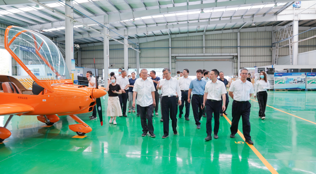 湖南省委常委、常务副省长李殿勋一行考察调研yp街机科技