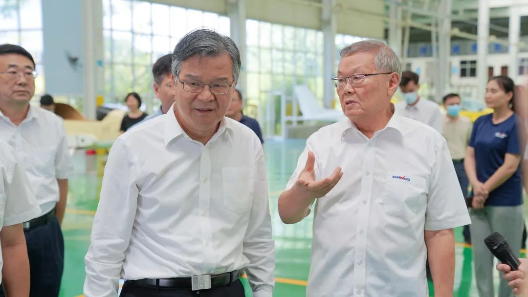 湖南省委常委、常务副省长李殿勋一行考察调研yp街机科技