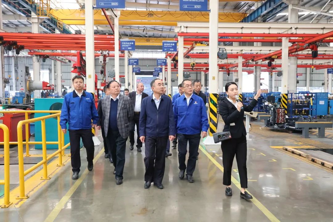 强强联合，，，，夯实湖南工程建设湘军！yp街机智能与湖南路桥签署战略相助协议