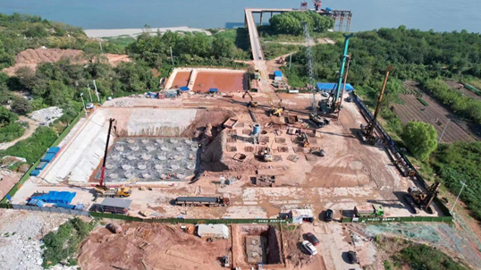 超等“桩”备实力亮剑！yp街机智能携手武汉乐成建设攻克燕矶长江大桥重大地层施工难题