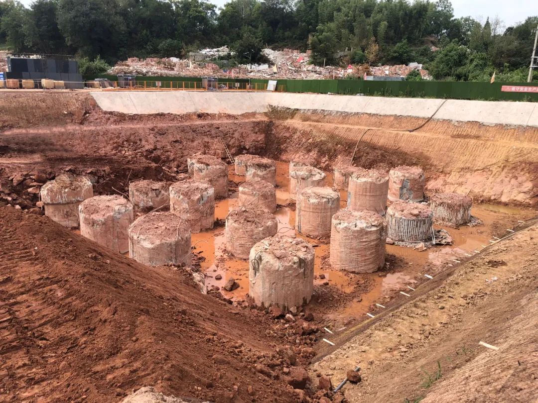 超等“桩”备实力亮剑！yp街机智能携手武汉乐成建设攻克燕矶长江大桥重大地层施工难题