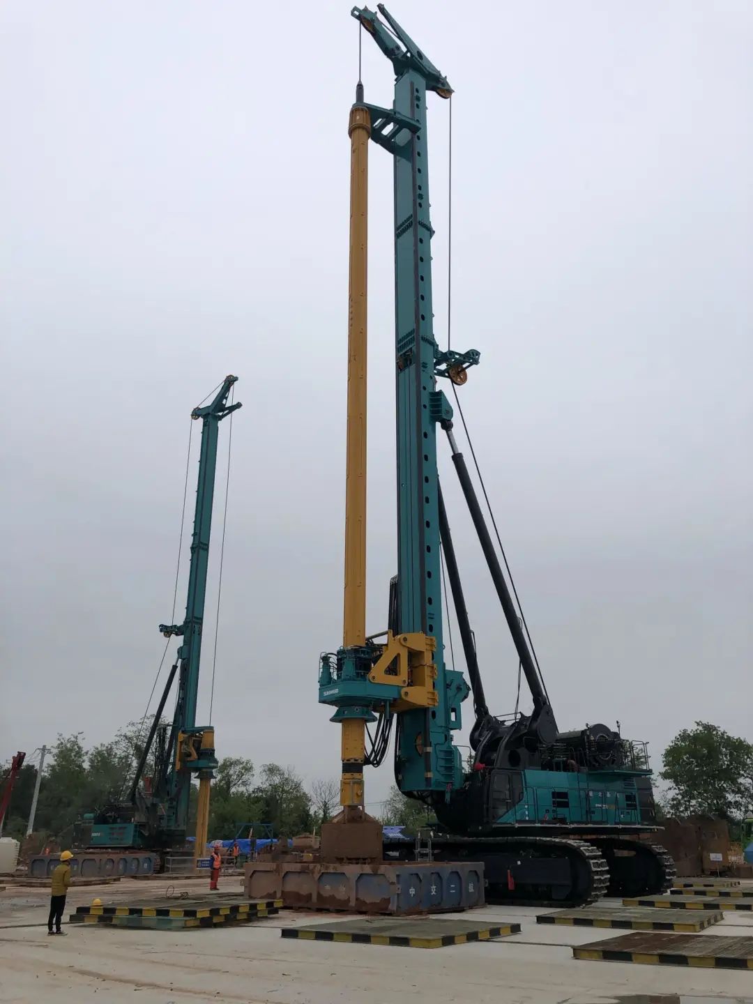 超等“桩”备实力亮剑！yp街机智能携手武汉乐成建设攻克燕矶长江大桥重大地层施工难题