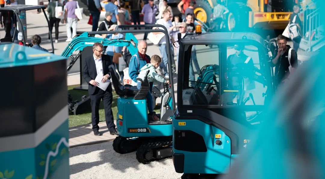 Bauma 2022 | 一组火热现场图带您重温yp街机智能德国宝马展之旅