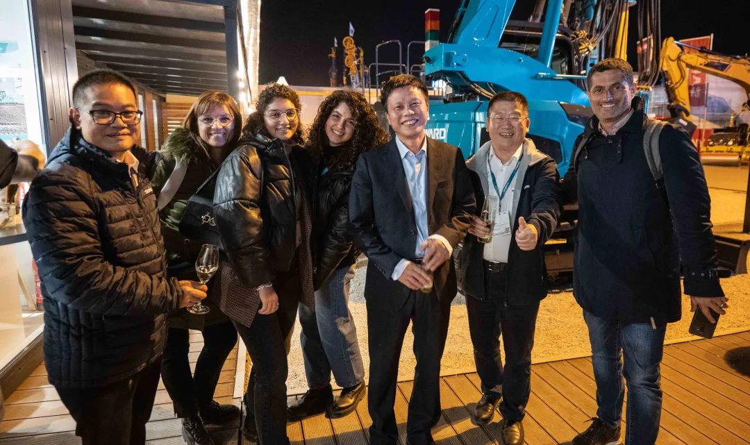 Bauma 2022 | 一组火热现场图带您重温yp街机智能德国宝马展之旅