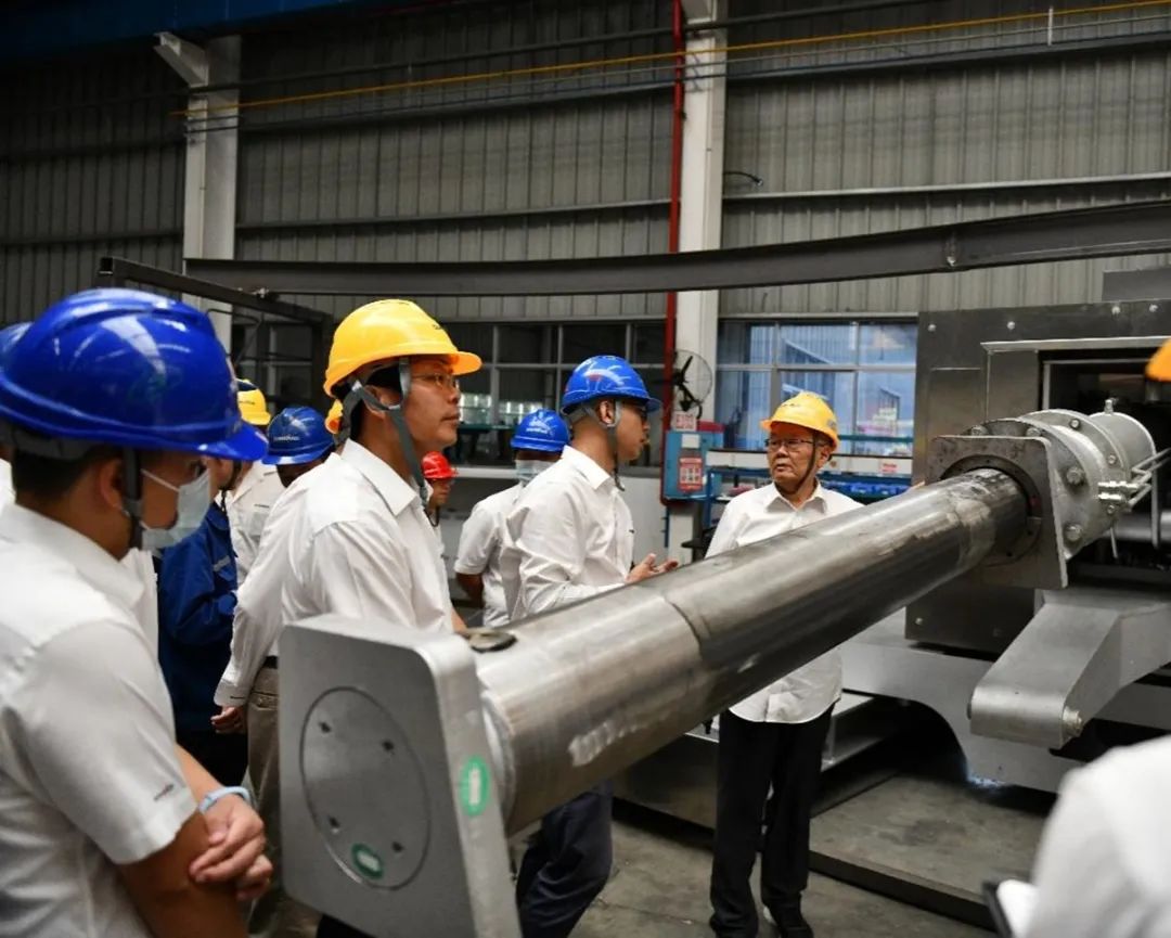 “王炸”！yp街机特装全自动捣炉车乐成下线