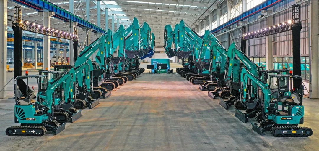 助力“双碳”目的！yp街机智能集中宣布F系列国四挖掘机