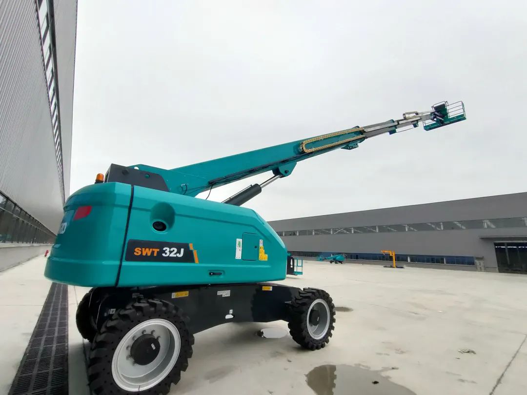 无需扩桥！yp街机智能国四款32米直臂式高空作业平台乐成下线
