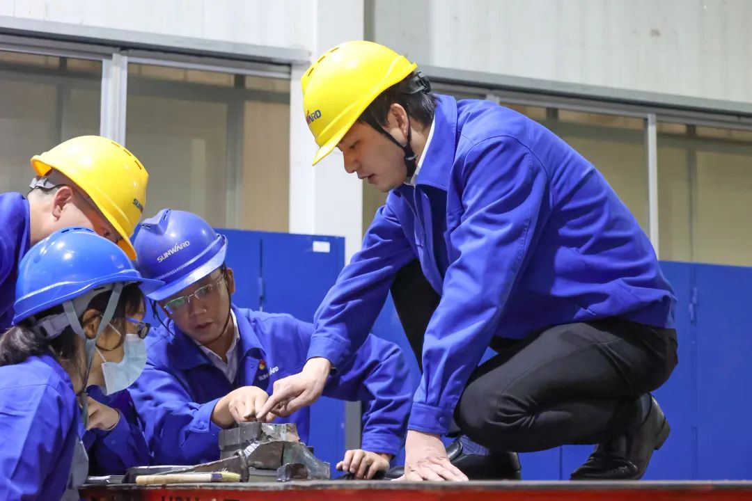 人民日报 | yp街机智能青年工程师范峥嵘：捉住自主立异生命线