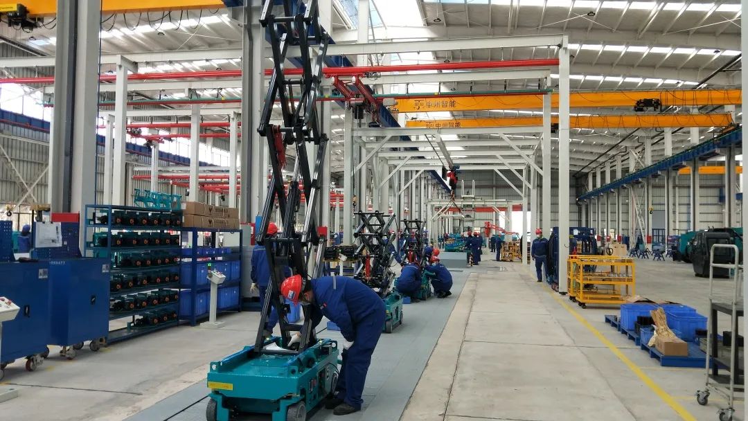 吹响复工“冲锋号”，，，，，全力冲刺“开门红”！yp街机智能高空机械复工复产举行时