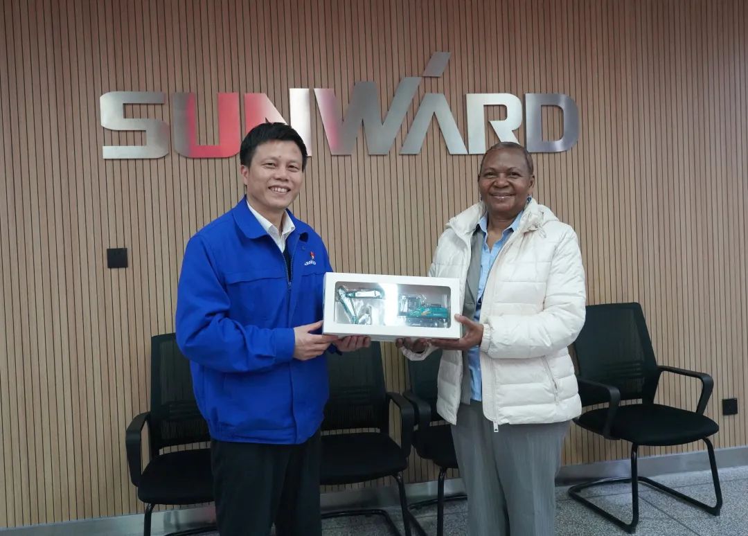 乌干达驻华大使到访yp街机智能