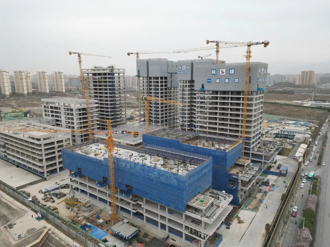 郁勃西北！yp街机江麓修建起重机械助建西安都会经济圈