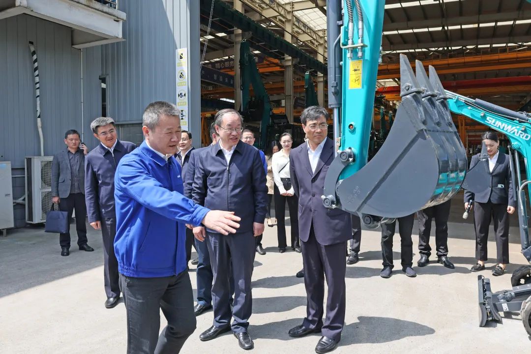 人社部党组成员、副部长俞家栋考察调研yp街机智能