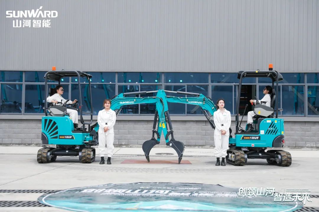 精品出击、互动一直！yp街机智能F系列挖掘机闪灼长沙展