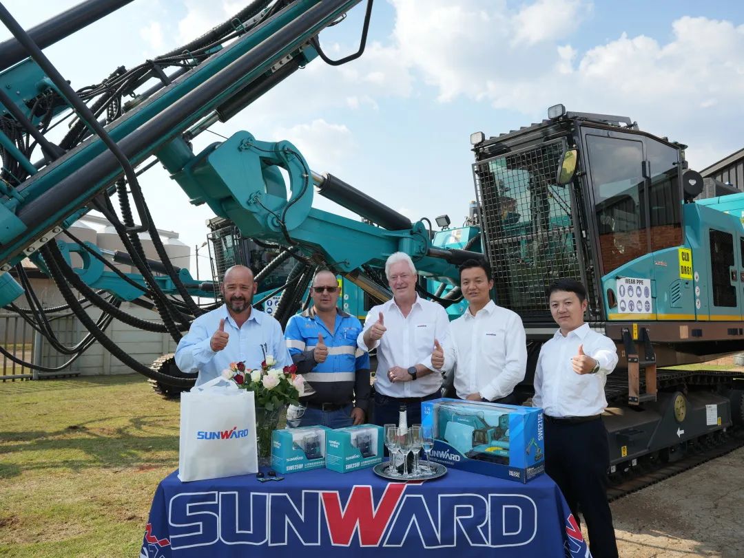 上岸南非，，，，，，，，yp街机智能新型凿岩利器交付客户