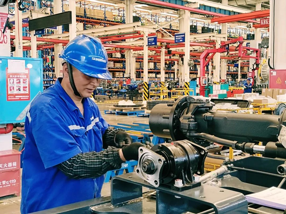 劳动庆幸，，，，，创立伟大！纪录那些通俗且伟大的劳动瞬间