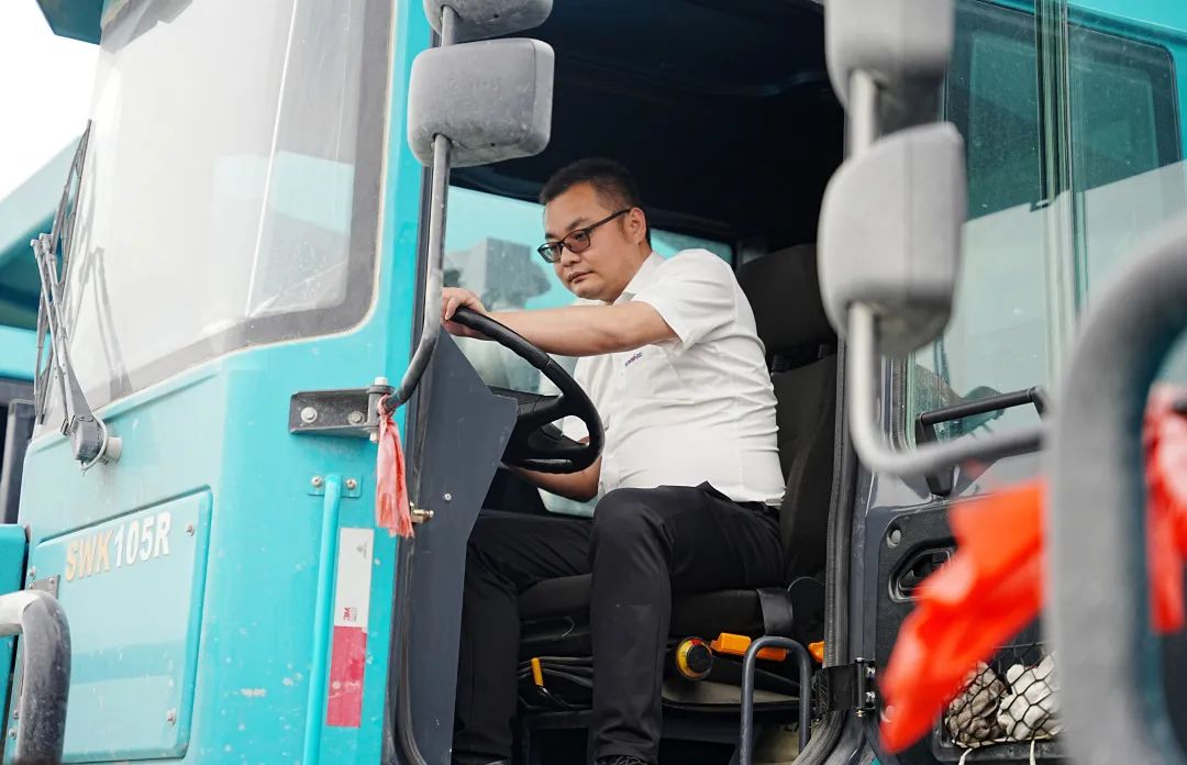 一连助力“双碳”目的，，，，yp街机巨鼎LNG矿卡在辽宁批量应用