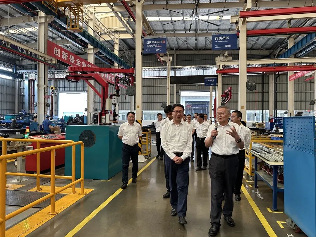 中国联通集团副总司理梁宝俊到访yp街机智能