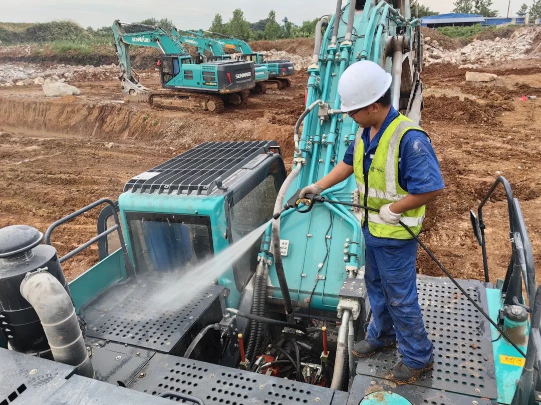 品质yp街机，，，，，，，专心折务！yp街机智能挖掘机2023年效劳万里行正式出征