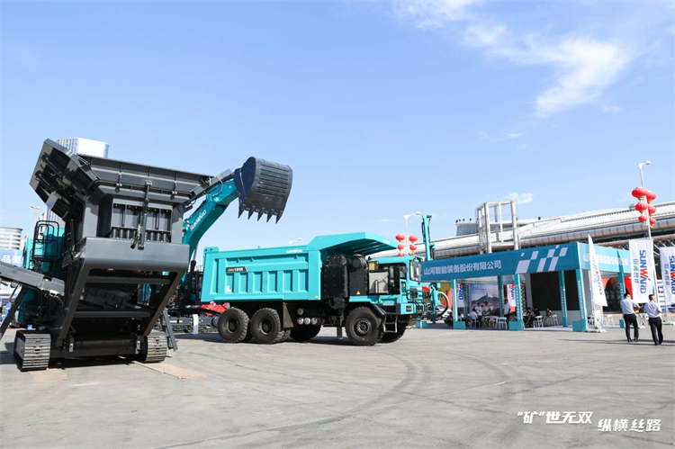 “矿”世无双，，，，，纵横丝路！yp街机智能亮相第十三届新疆国际矿业与装备展览会