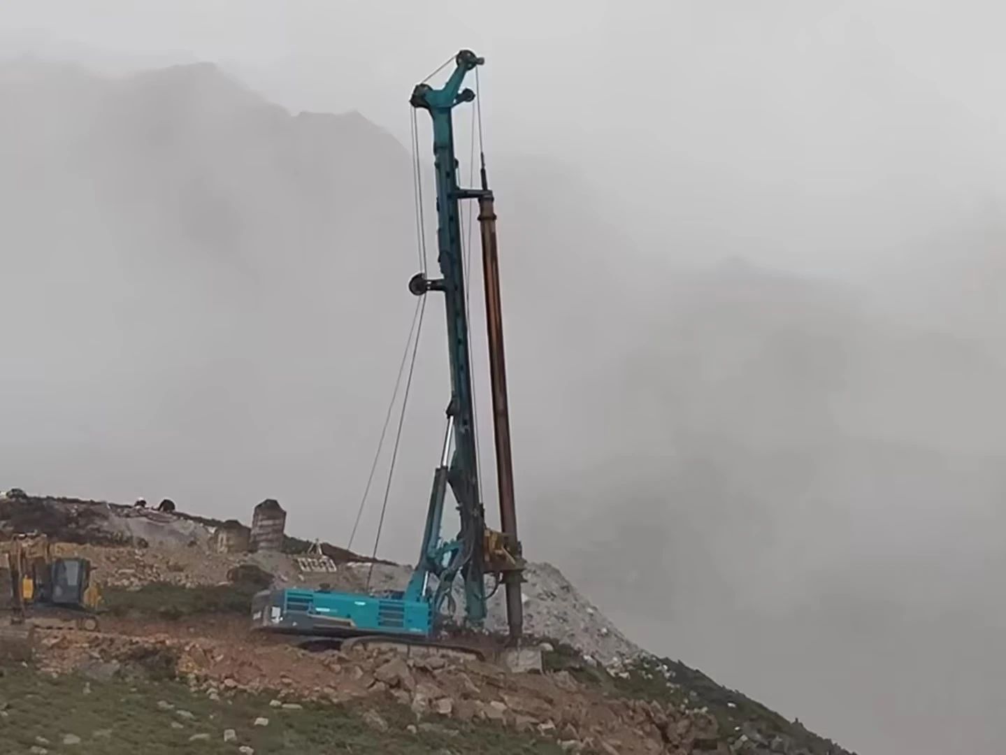 助力天下最高海拔特高压直流输电工程，，，，，yp街机智能旋挖钻机展现硬核实力