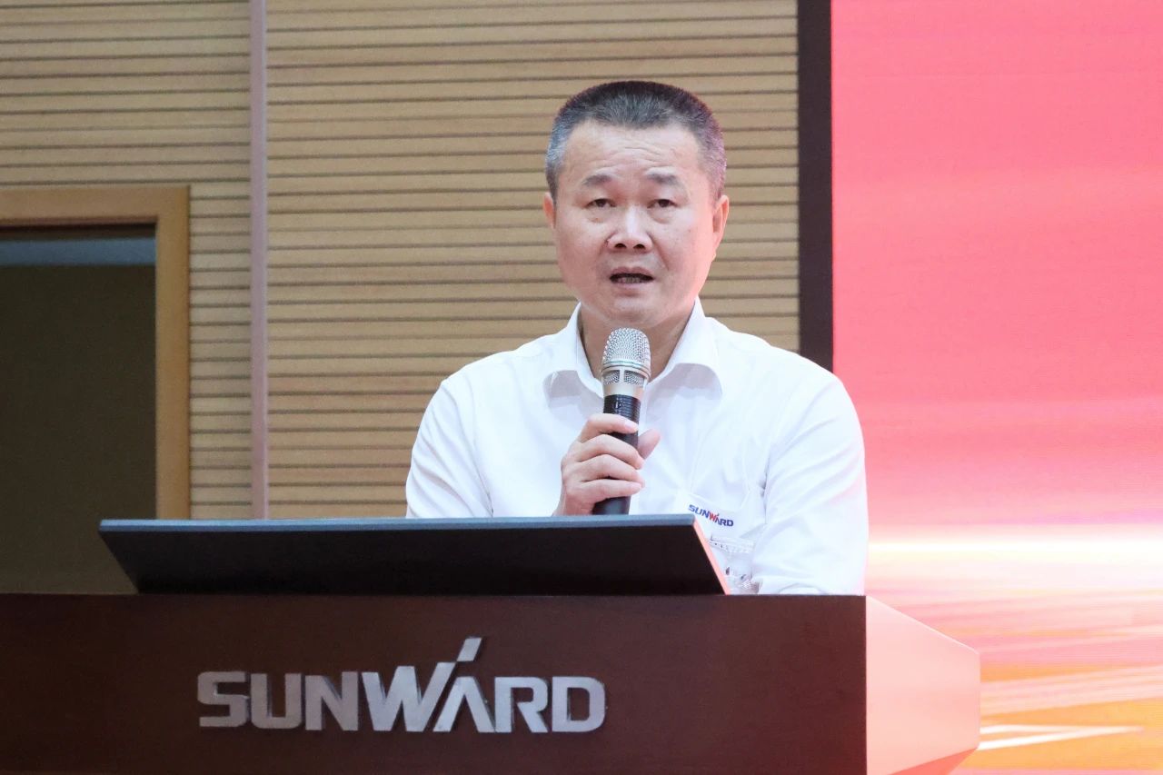 强信心 聚协力 共建优美家园——庆祝yp街机智能建设24周年表扬大会盛大召开