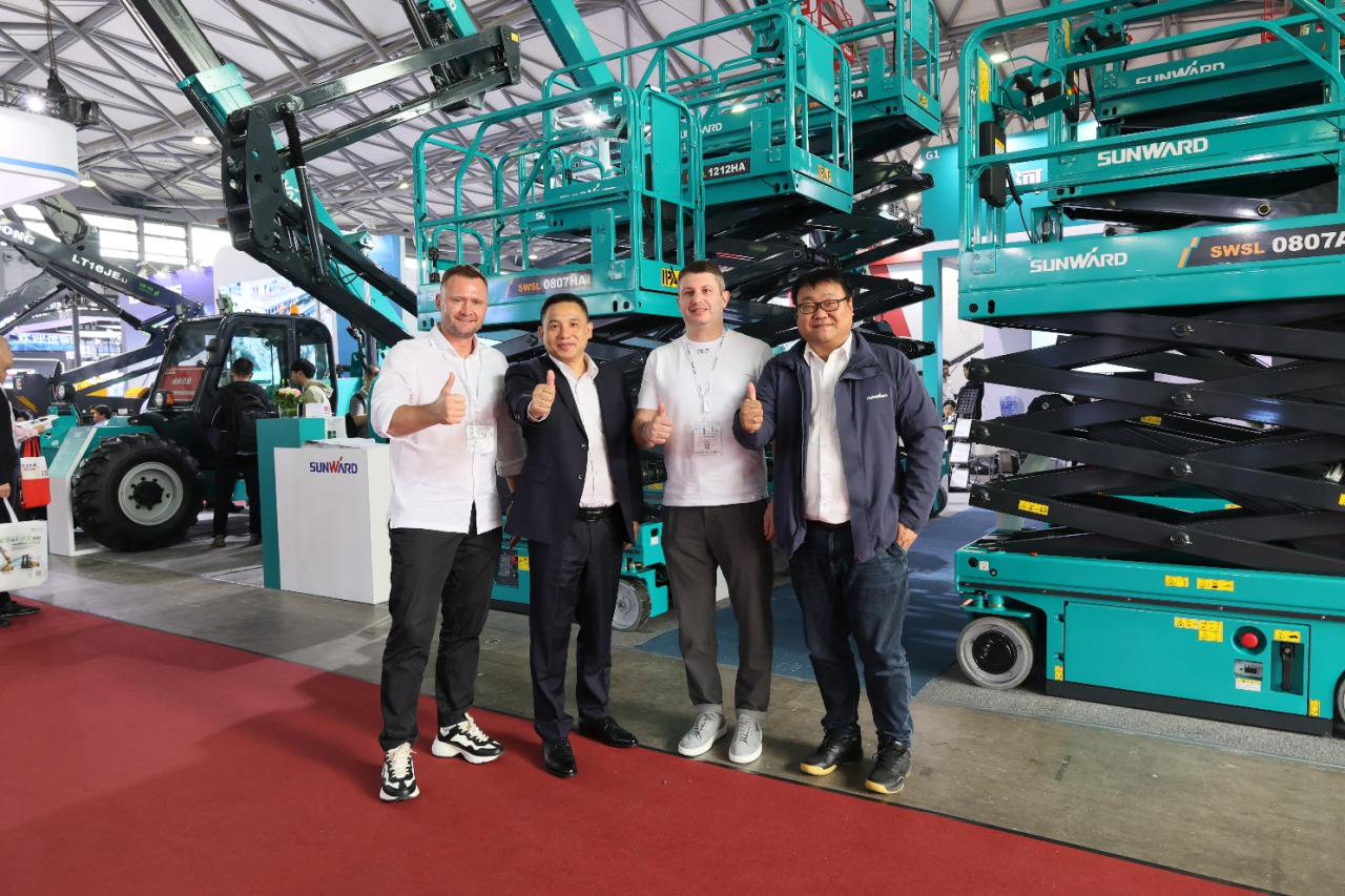 精品出击，，，，，闪灼魔都！yp街机智能全系列高空机械亮相2023亚洲国际高空展