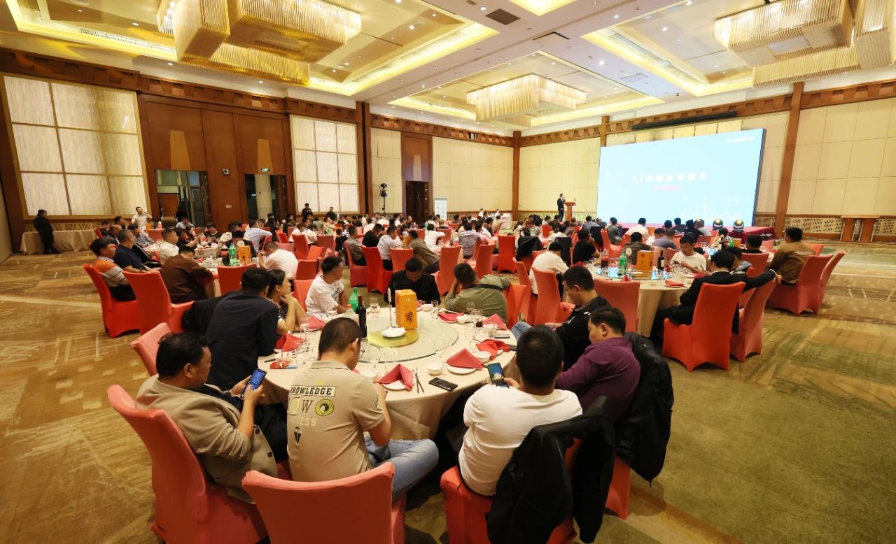 精品出击，，，，，闪灼魔都！yp街机智能全系列高空机械亮相2023亚洲国际高空展