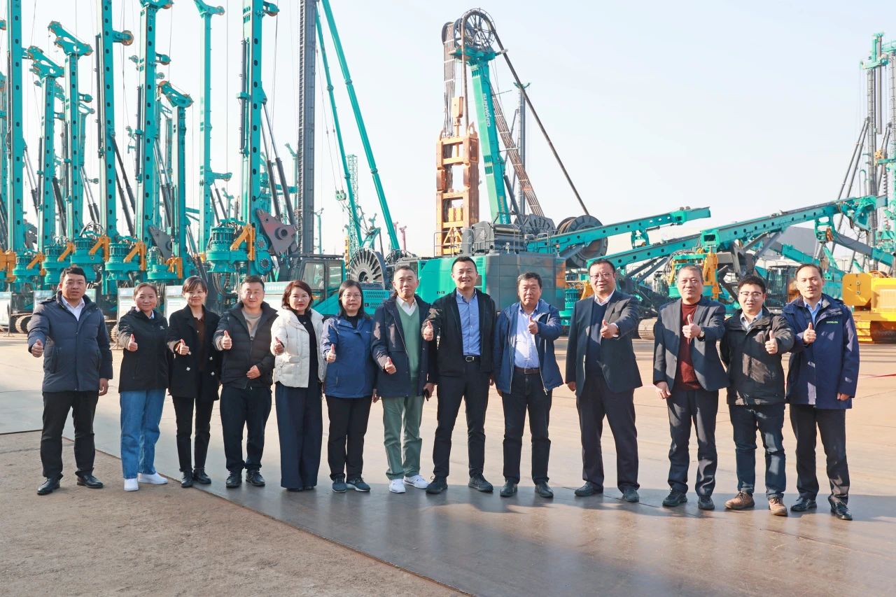 yp街机智能主导的行业标准《修建施工机械与装备 液压式压桩机》通过专家审查