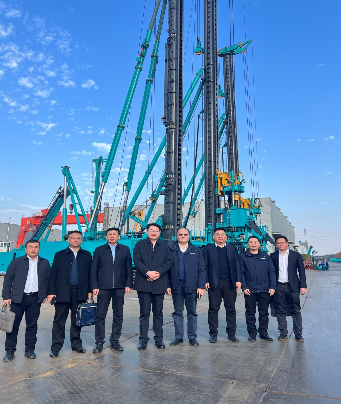 强强联合，，，同营生长！yp街机智能与中铁六局路桥公司签署战略相助协议