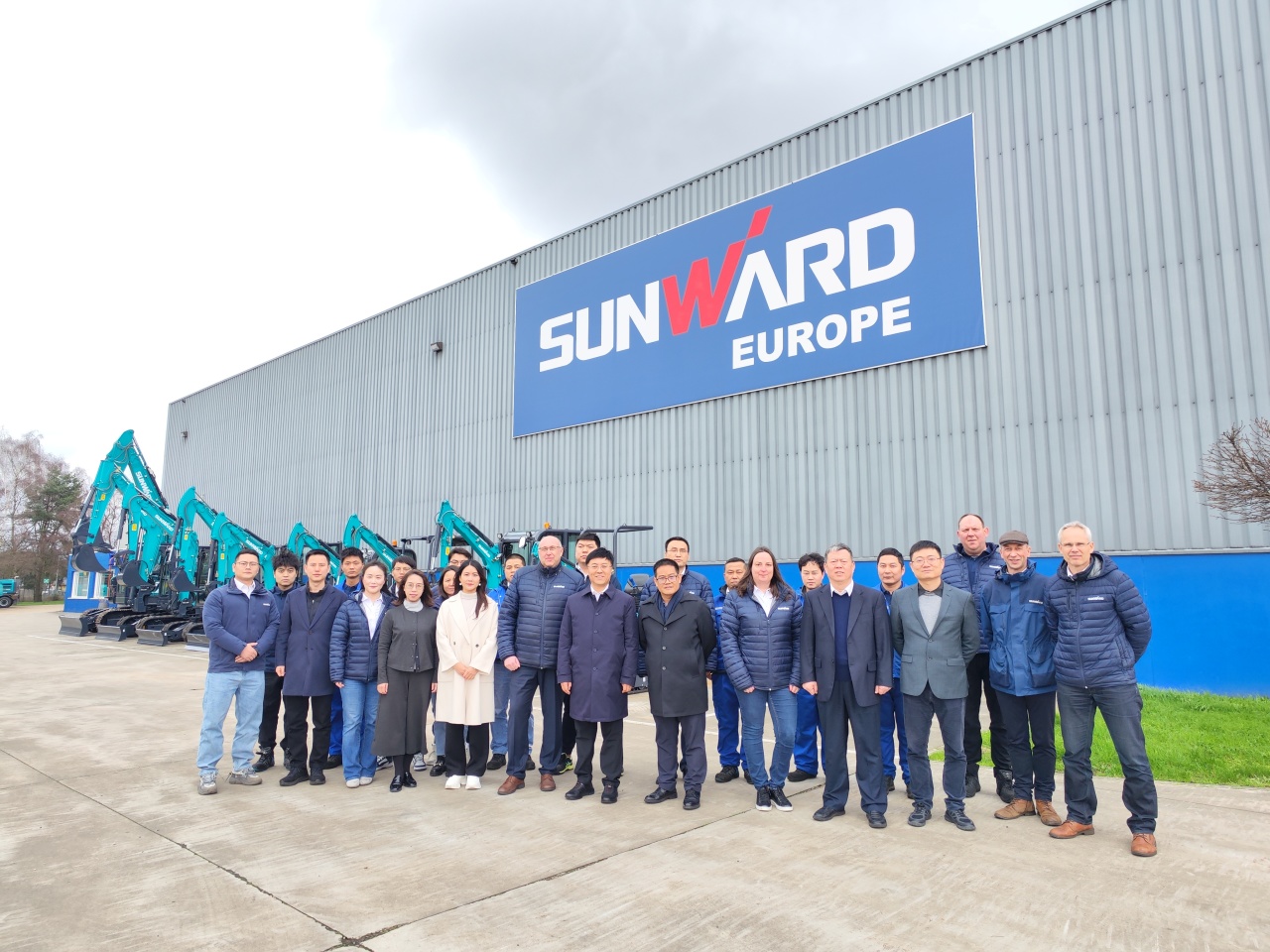 广州工控党委书记、董事长景广军率队赴yp街机智能欧洲子公司考察