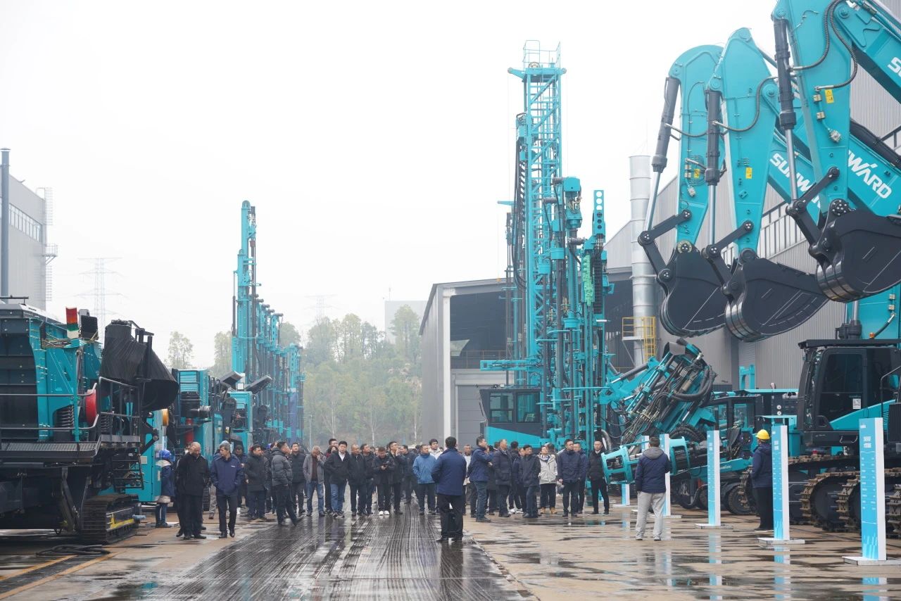 启新程，，，向未来！yp街机矿岩揭牌庆典暨新春发货仪式圆满举行