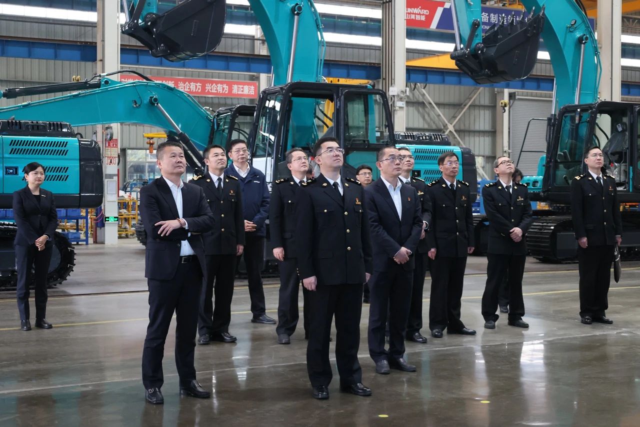 长沙海关党委书记、关长沈大为调研yp街机智能