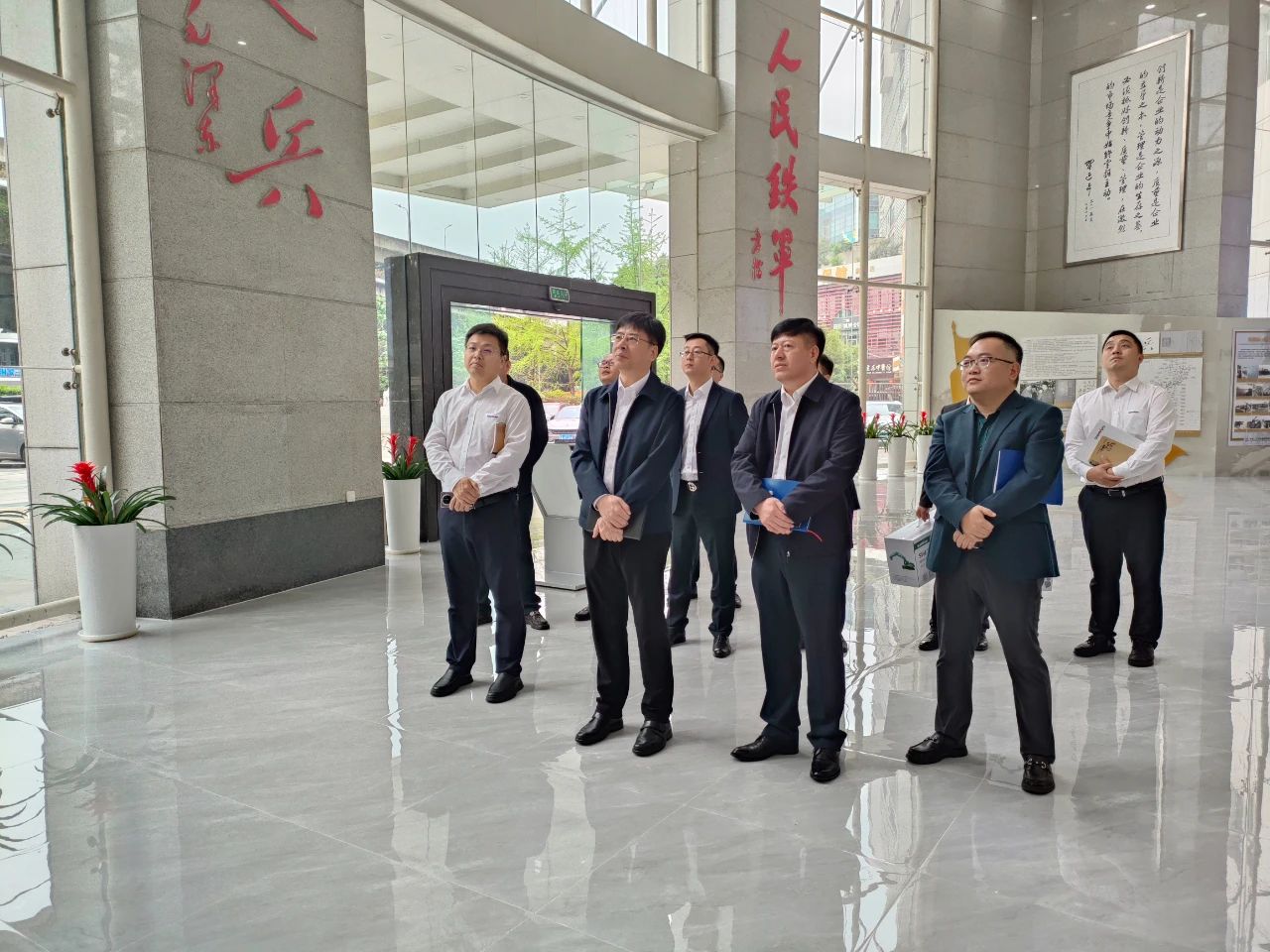 顺应新形势，，，，追求新相助！yp街机智能到访中铁二十三局