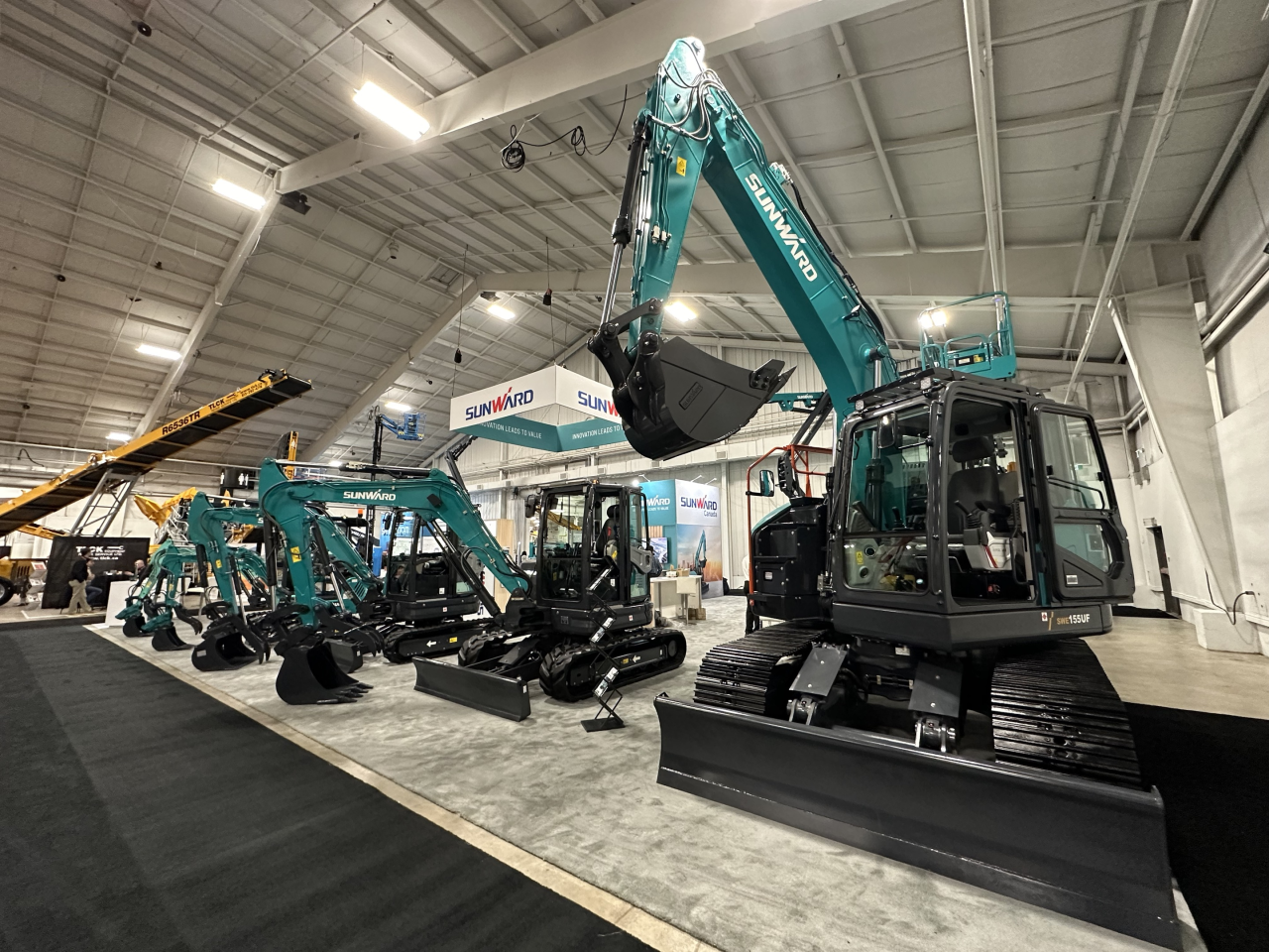 yp街机智能亮相加拿大最大重型装备展