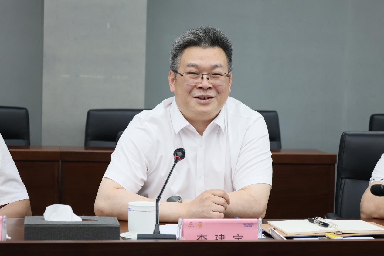 湖南钢铁集团党委书记、董事长李建宇到yp街机智能调研交流