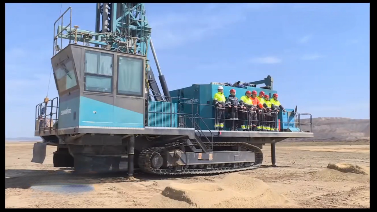 月钻进31518米，，，，，，yp街机智能牙轮钻机施工效率创历史新高