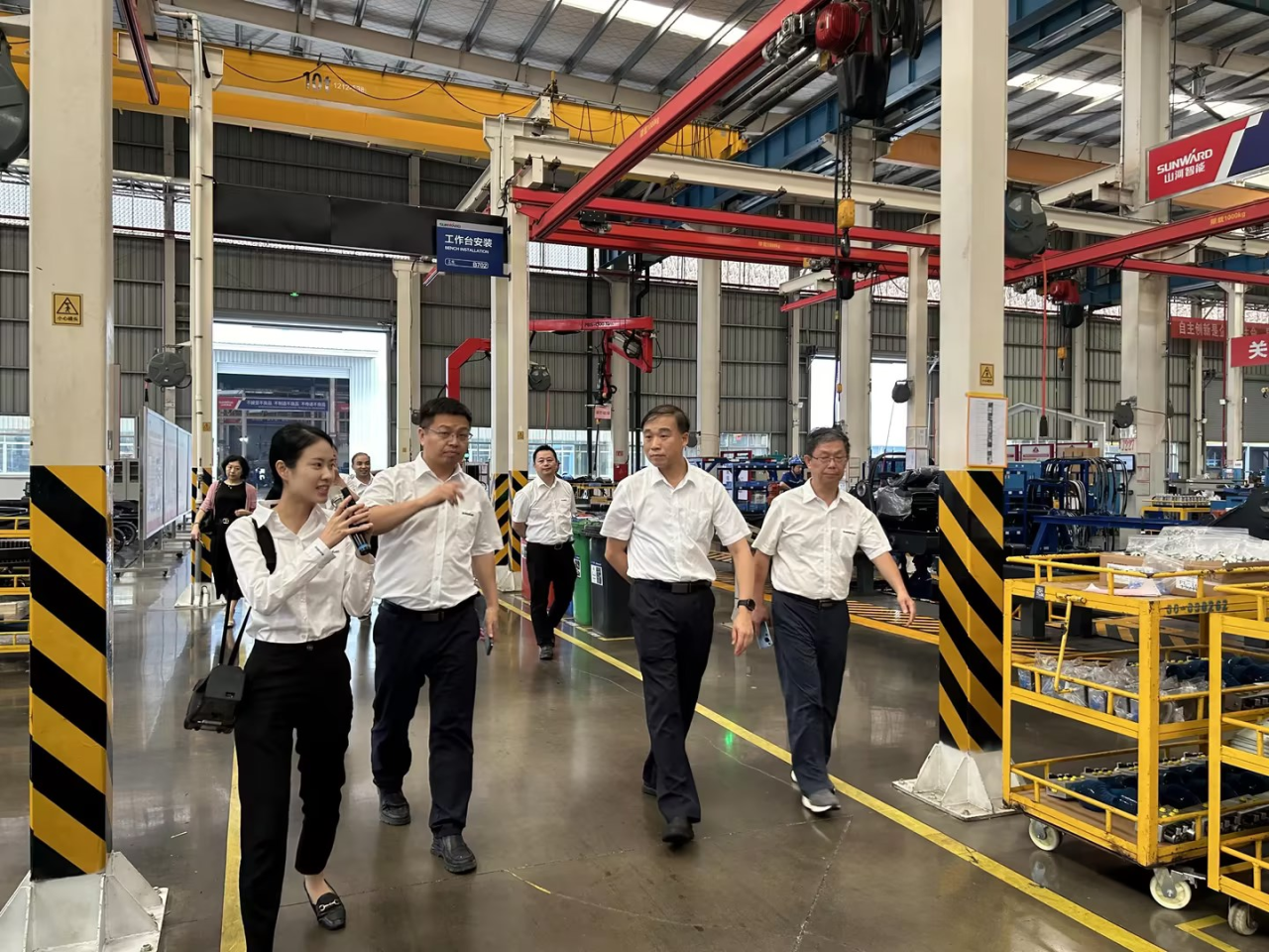 深化交流相助！广州港李明忠副总司理率队莅临yp街机智能考察交流！