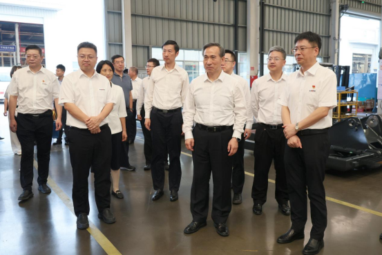 中国贸促会会长任鸿斌调研yp街机智能