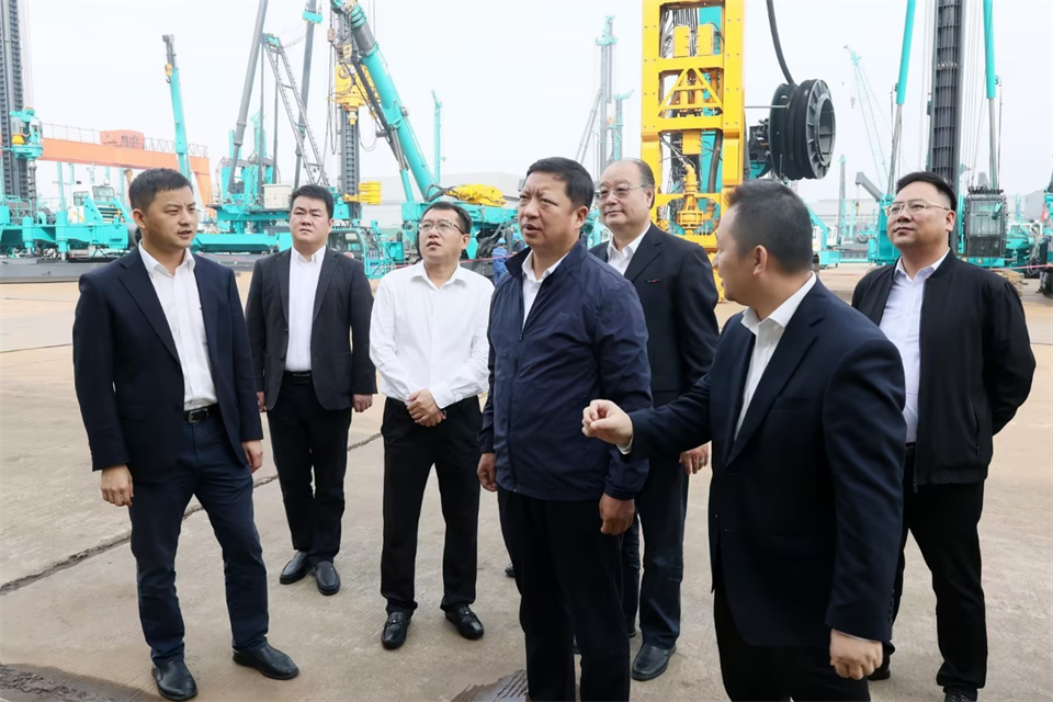 同船出海，，，，，，共赢未来！中铁九局副总司理刘峻峰一行到访yp街机智能