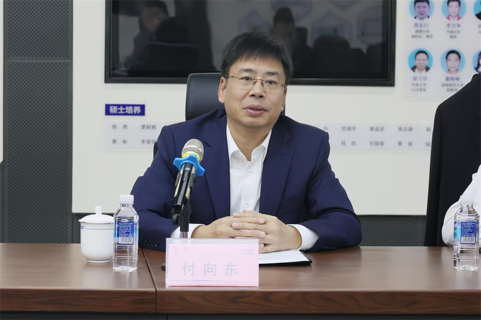 同船出海，，，，，，共赢未来！中铁九局副总司理刘峻峰一行到访yp街机智能