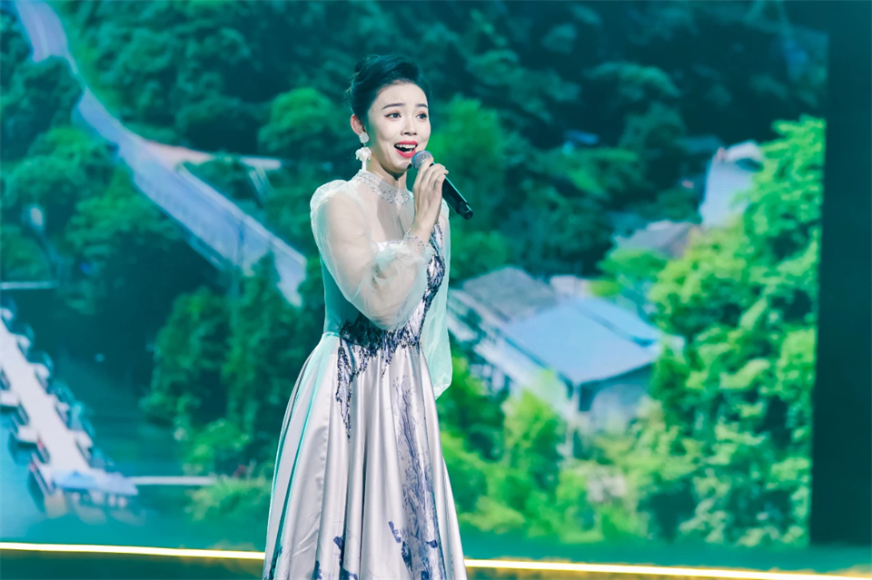 立异引领价值 理想成绩未来——庆祝yp街机智能建设25周年表扬大会暨文艺晚会盛大举行